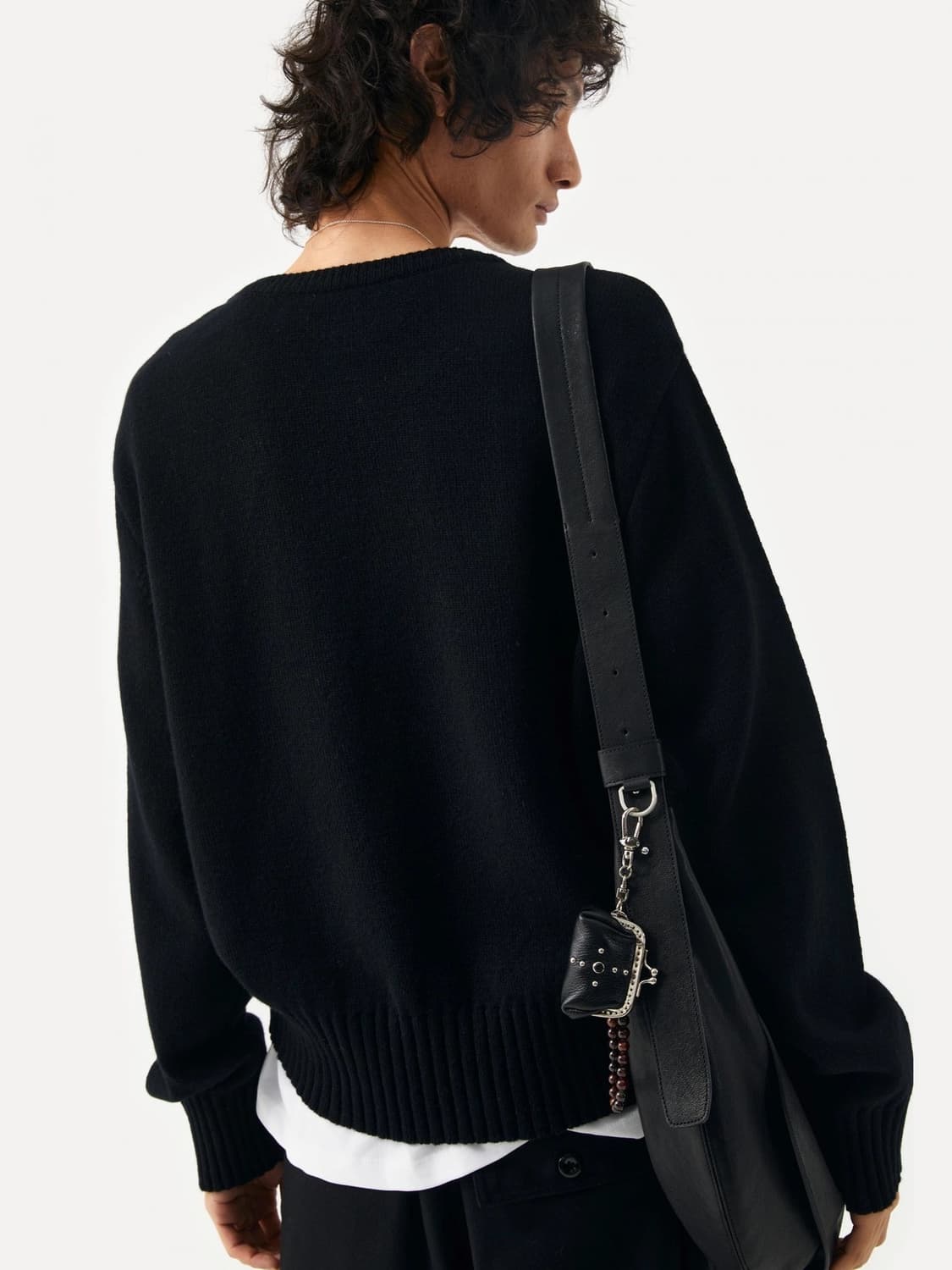 (새상품 급처)라벨아카이브 숄더 버튼 니트 판매합니다 상품이미지5