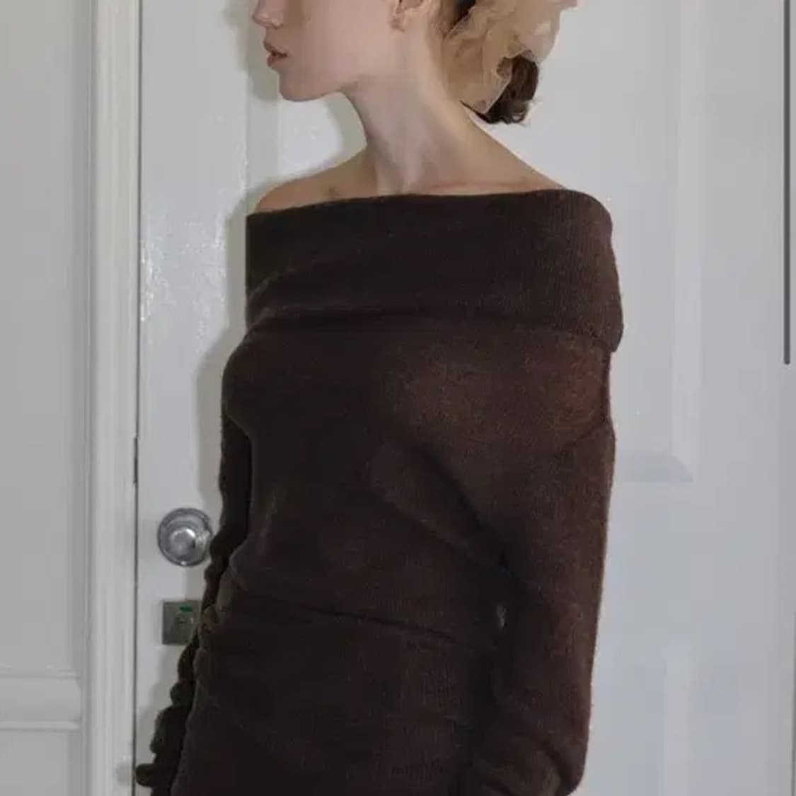 스튜디오테이블 오프숄더 니트 상품이미지3