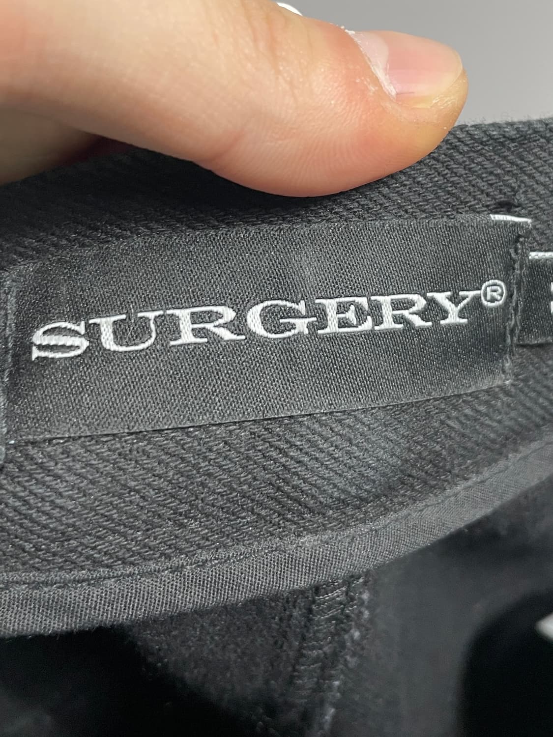 써저리 블랙 트임 커브드 팬츠 (onp.57) 상품이미지8