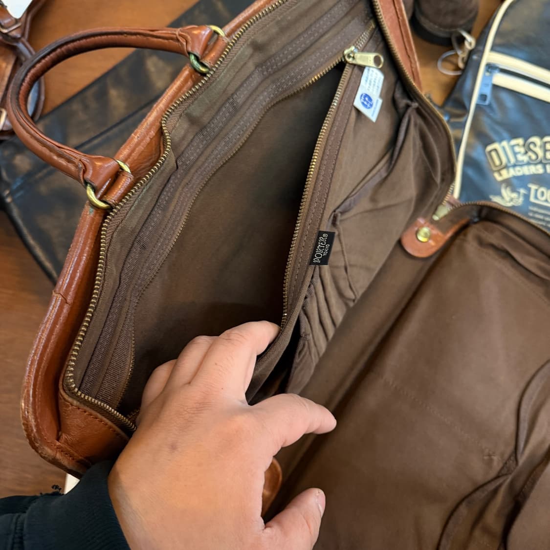 포터 레더 브리프케이스 파티나 현상 가방 상품이미지6