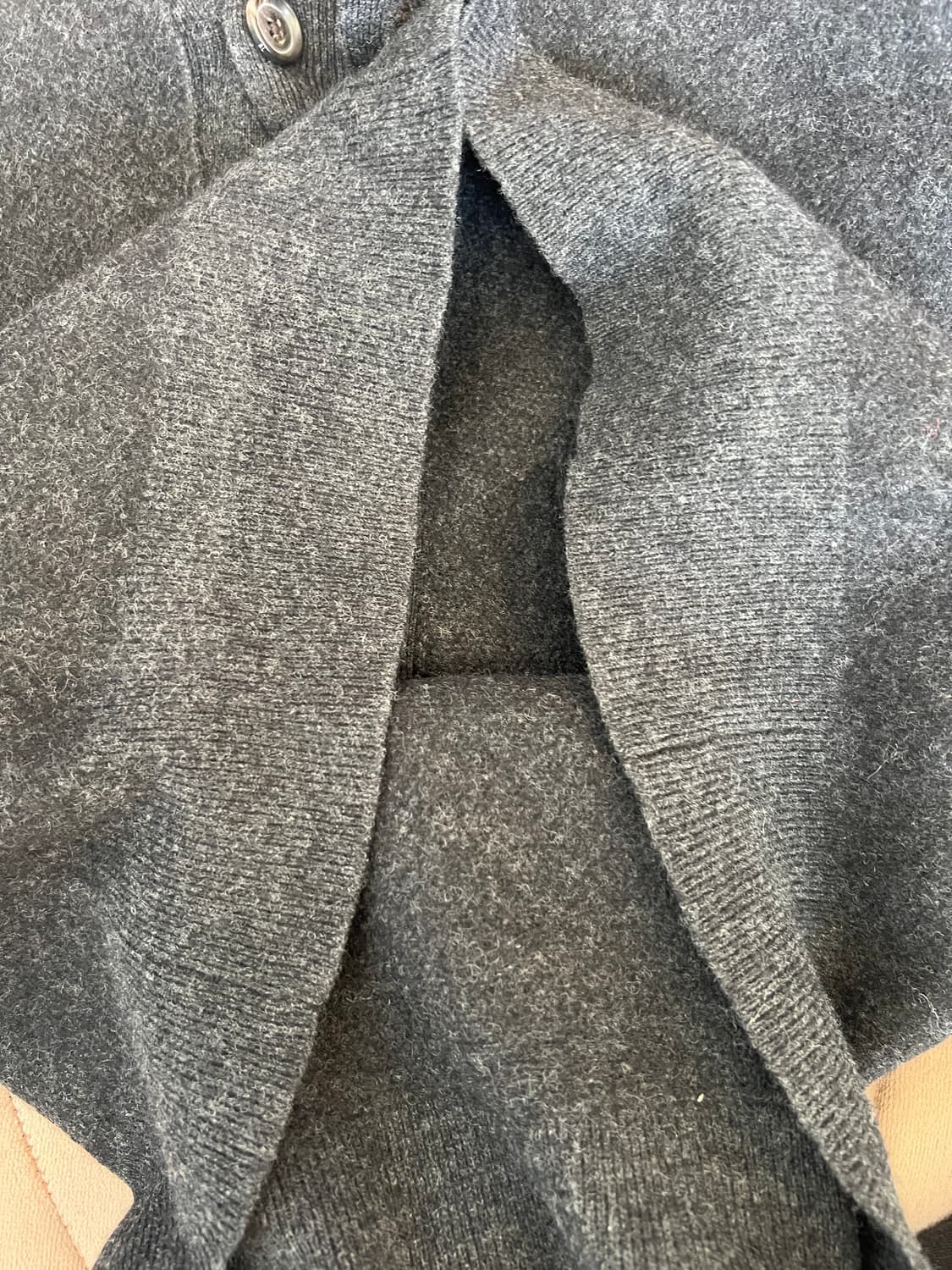 폴로랄프로렌  차콜그레이 브이넥 울가디건
 상품이미지5