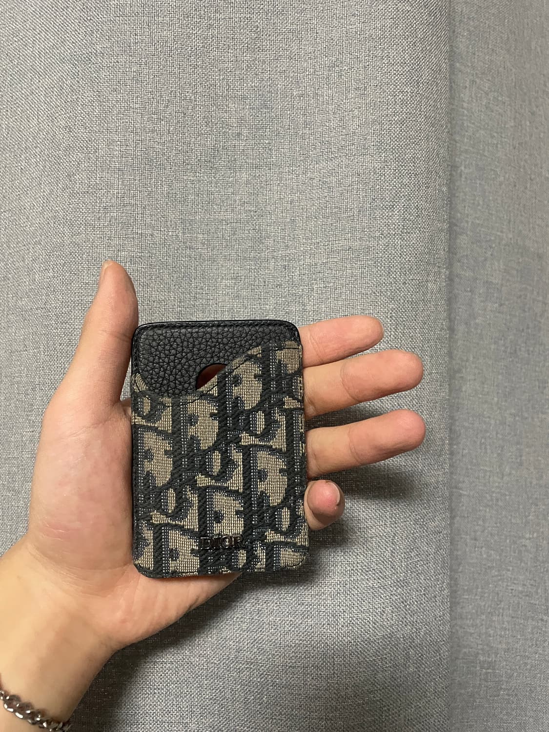 디올 오블리크 맥세이프 카드지갑 상품이미지1