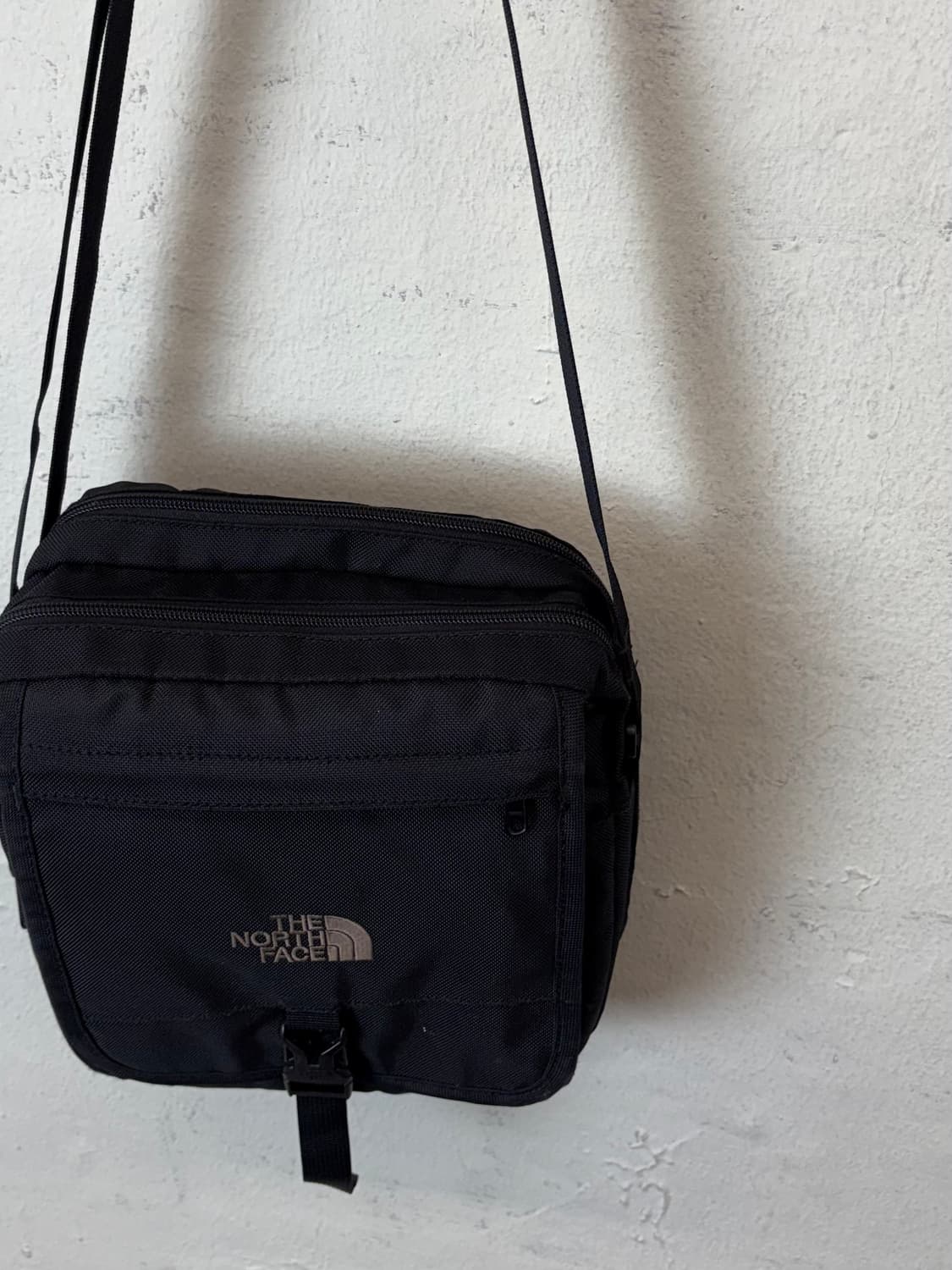 노스페이스 빈티지 스퀘어 크로스백 블랙 상품이미지4