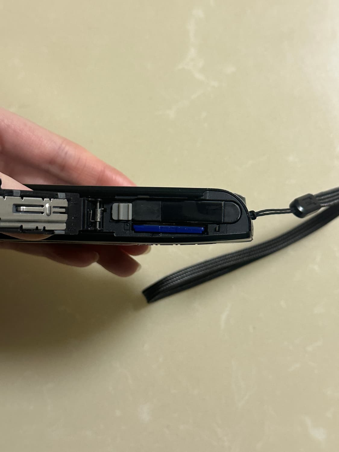 카시오 엑슬림 z2300 블랙<->캐논 익서스 210 교환 구해요 상품이미지3