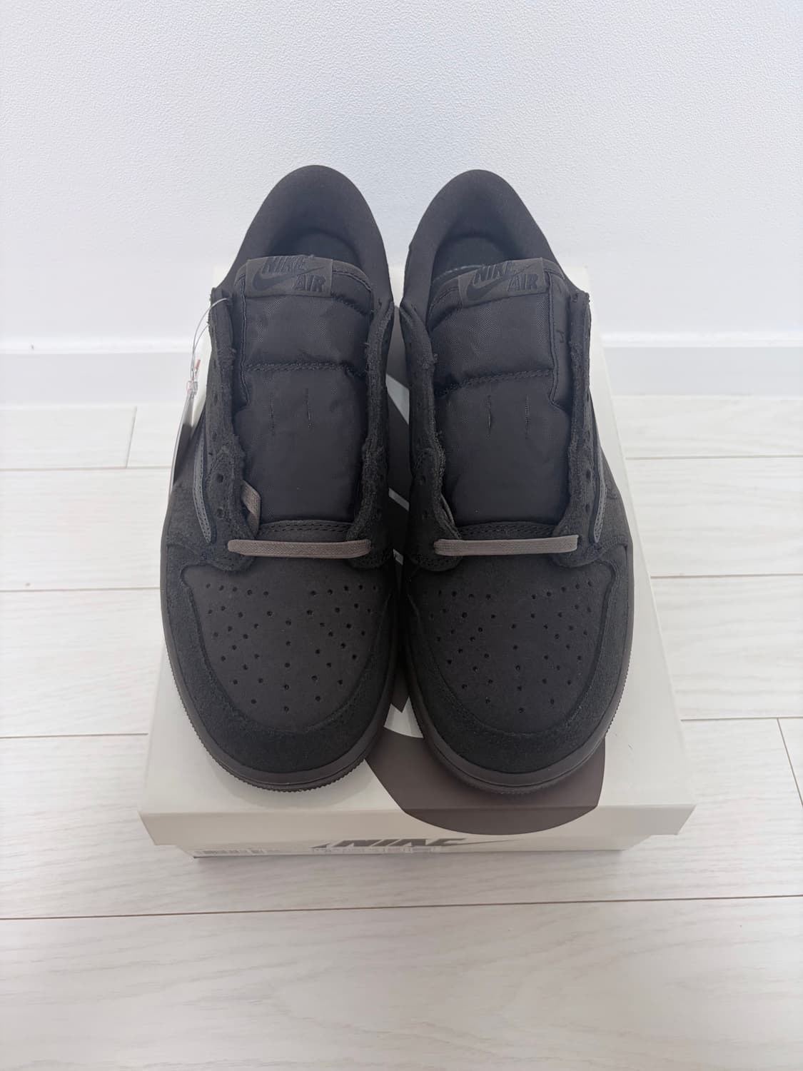 [새상품] 나이키 조던1 트래비스스캇 벨벳 / 270 상품이미지1