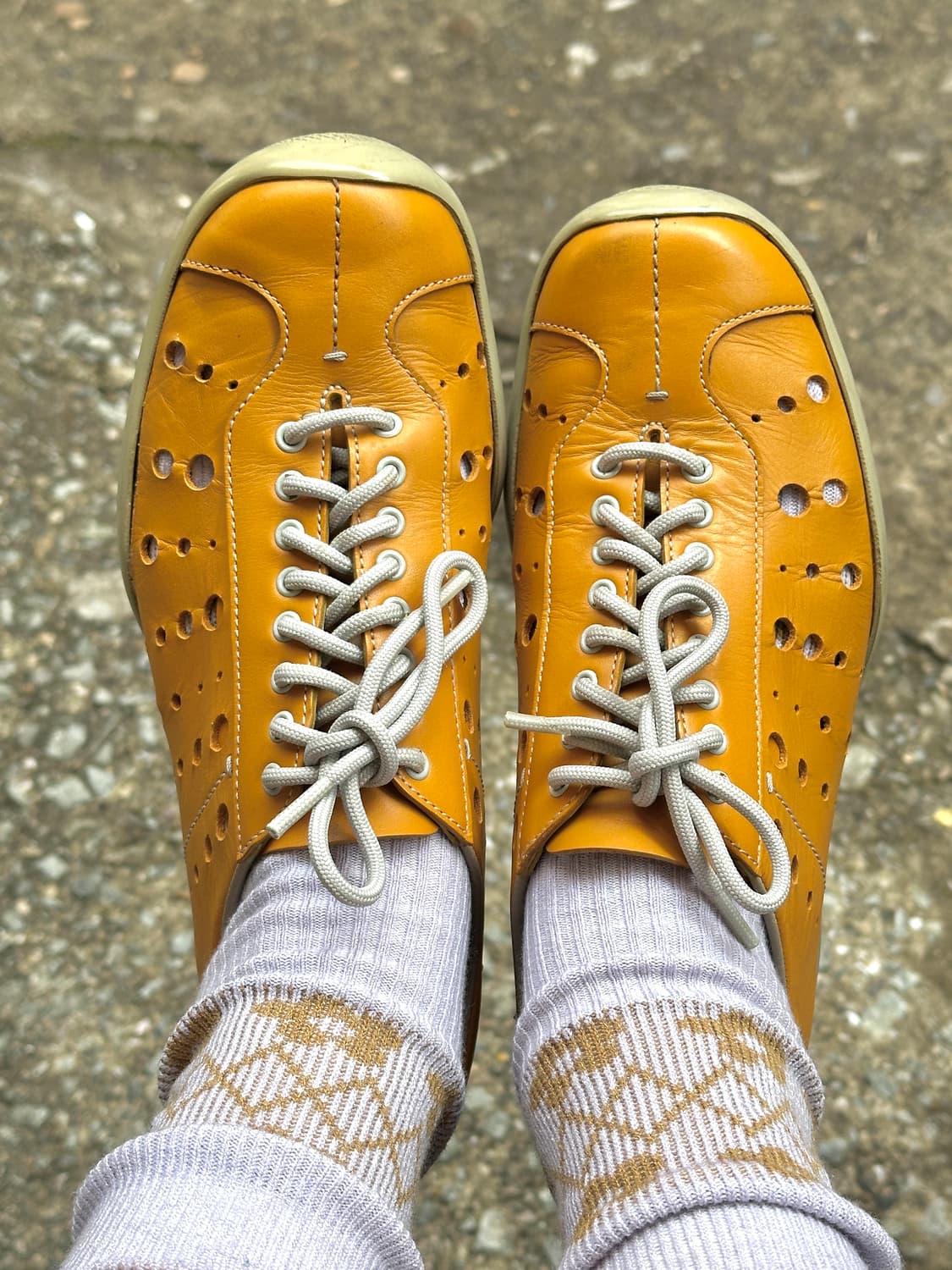 PRADA SPORT 펀칭 레더 빈티지 스니커즈 상품이미지9