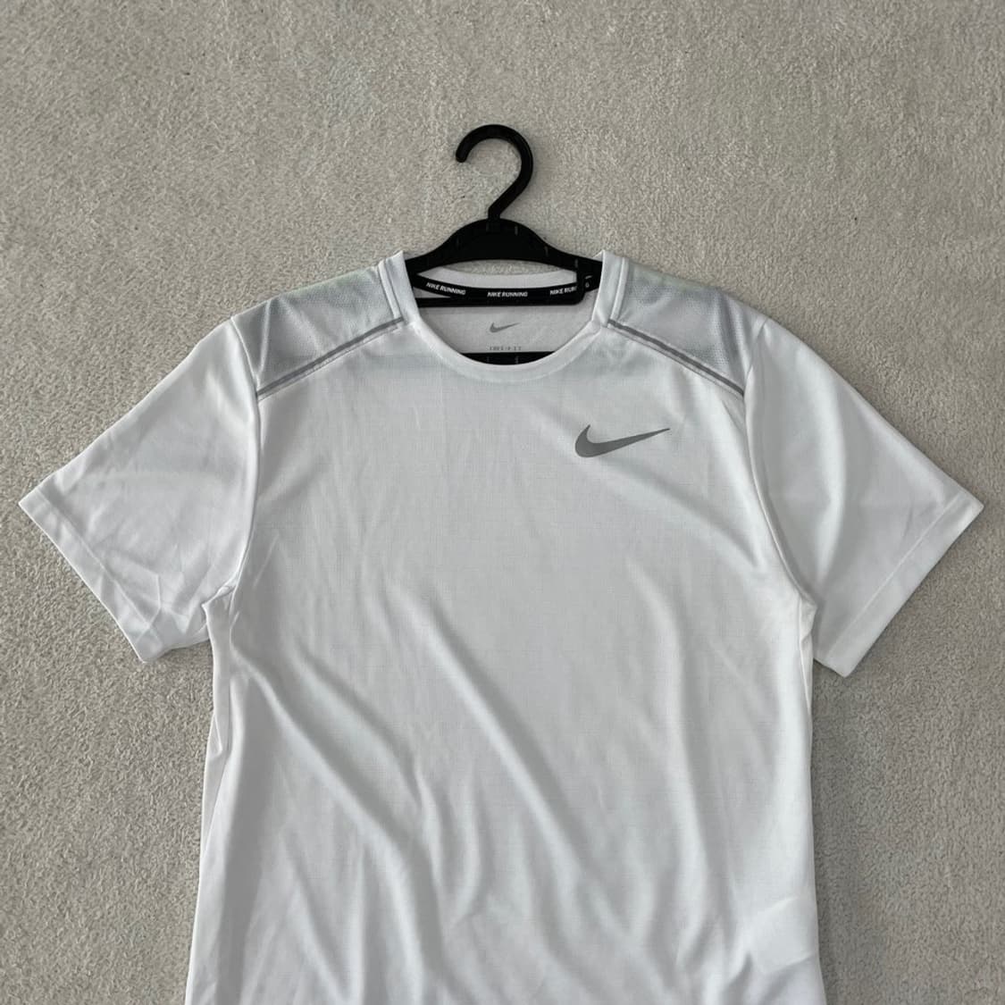 M 나이키 러닝 드라이핏 반팔티셔츠 95 상품이미지2