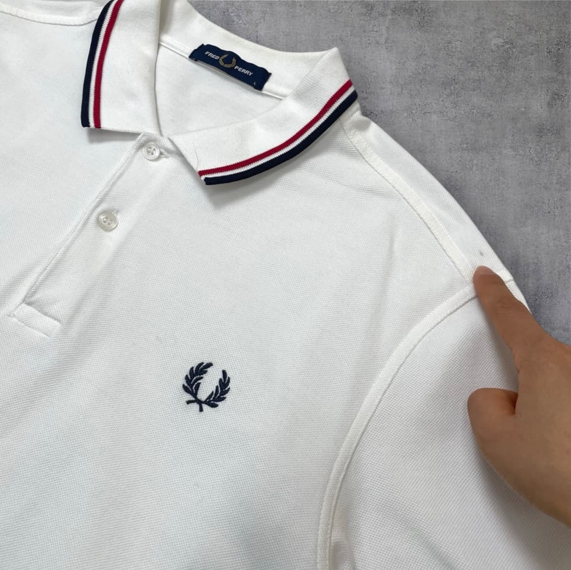 프레드페리 Fred perry 화이트 트윈팁 자수로고 반팔 카라티 L 상품이미지4