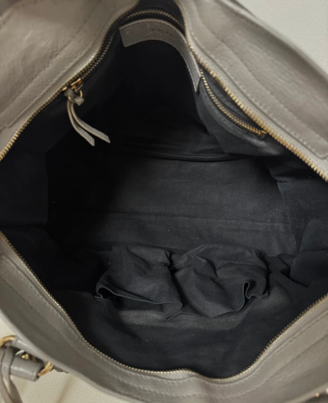 [정품] 발렌시아가 클래식 시티 모터백 그레이 (숄더스트랩 포함) 상품이미지4