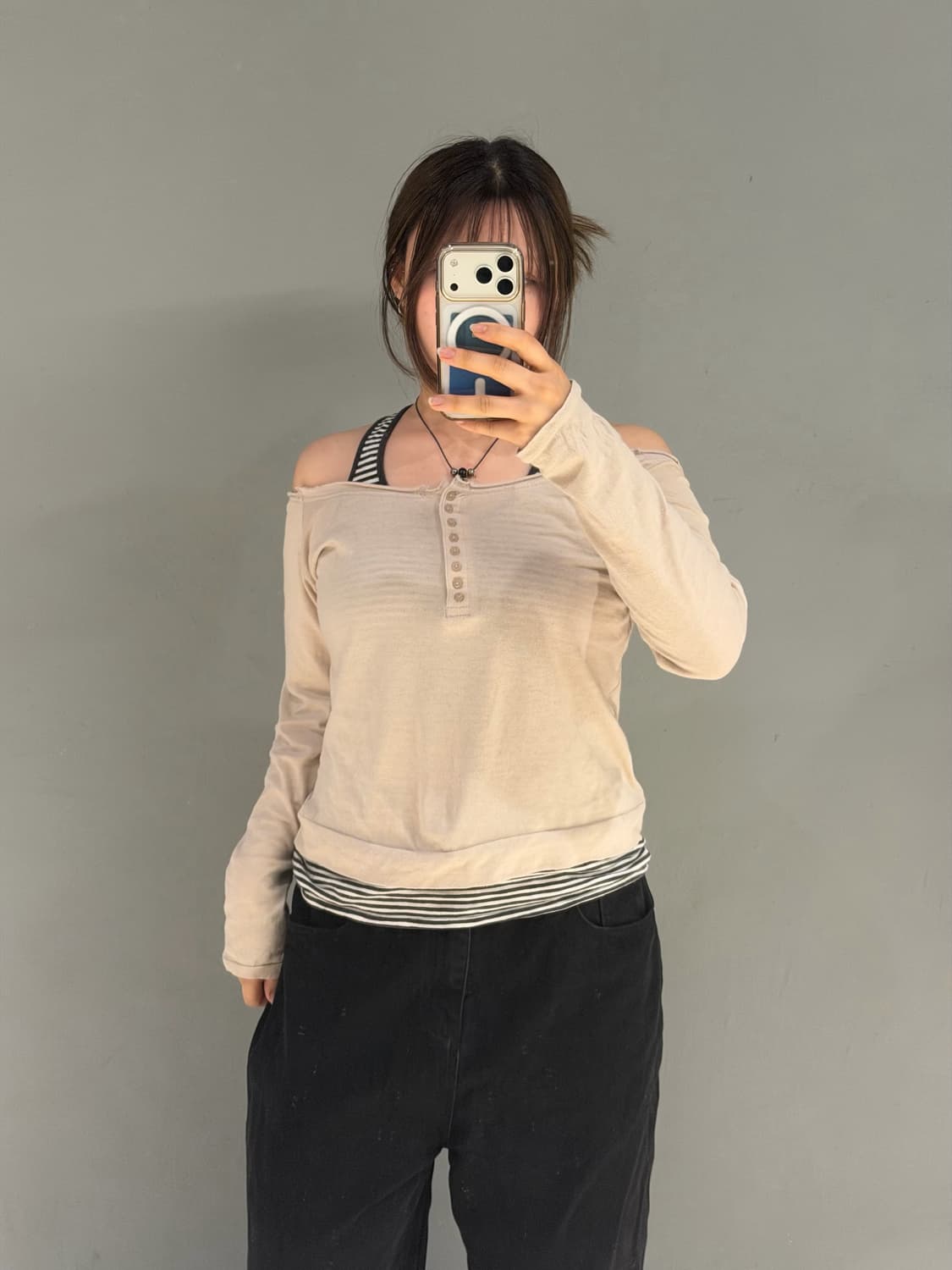off-shoulder button point long sleeve 상품이미지4