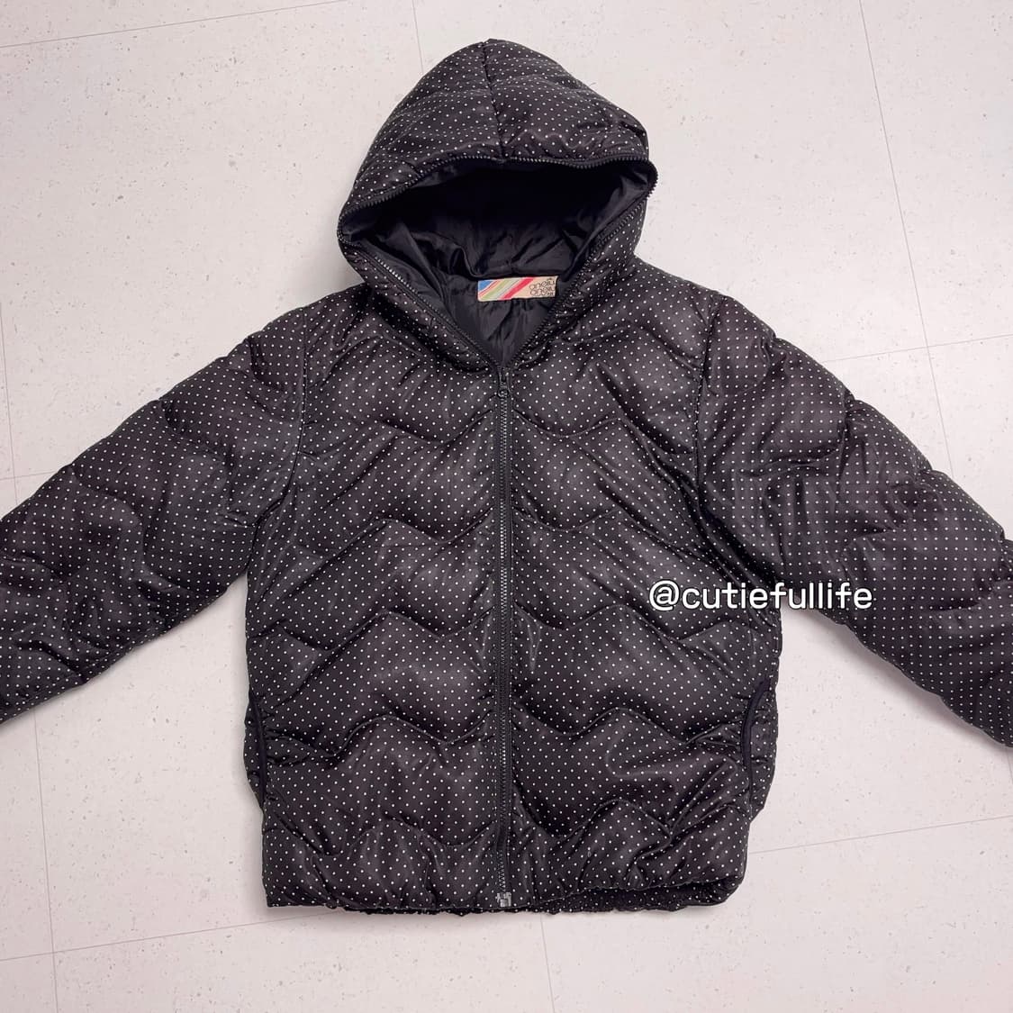 oneill 오닐 빈티지 딸기초코도트 경량패딩 라떼맛 상품이미지1