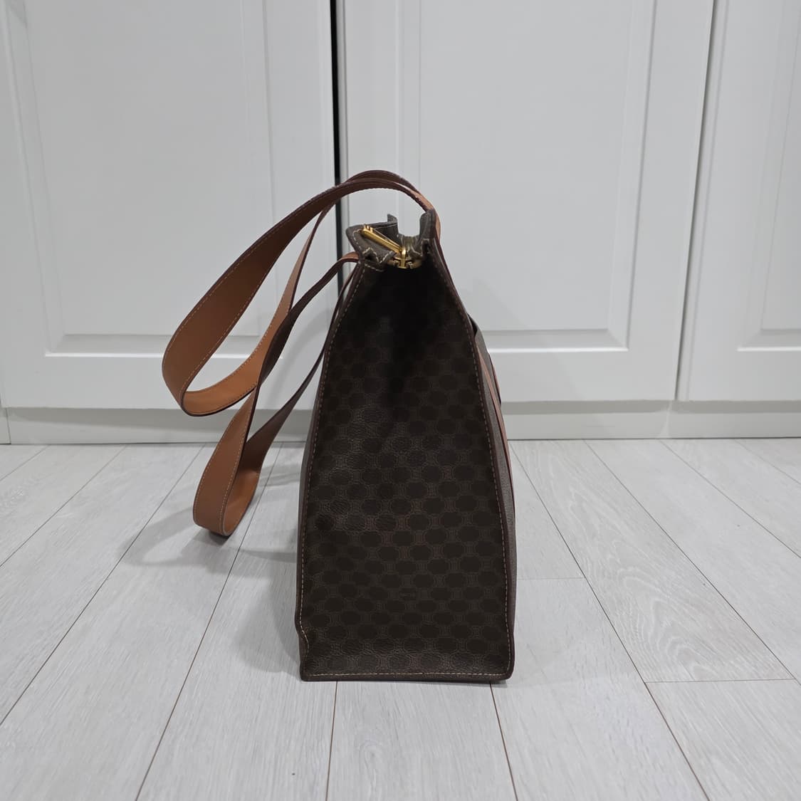 셀린느 마카담 트리옹프 숄더백 쇼퍼백 남녀공용 주우재백 상품이미지5