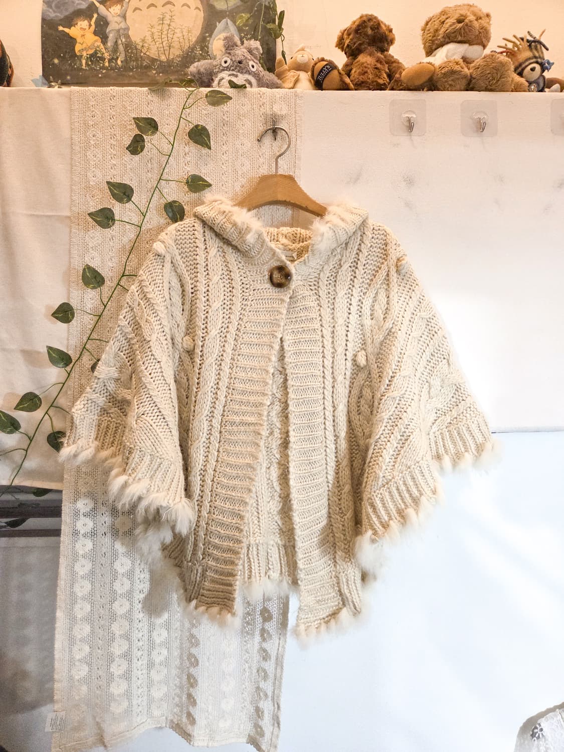 Earth music 퍼 트리밍 케이프 가디건 상품이미지1