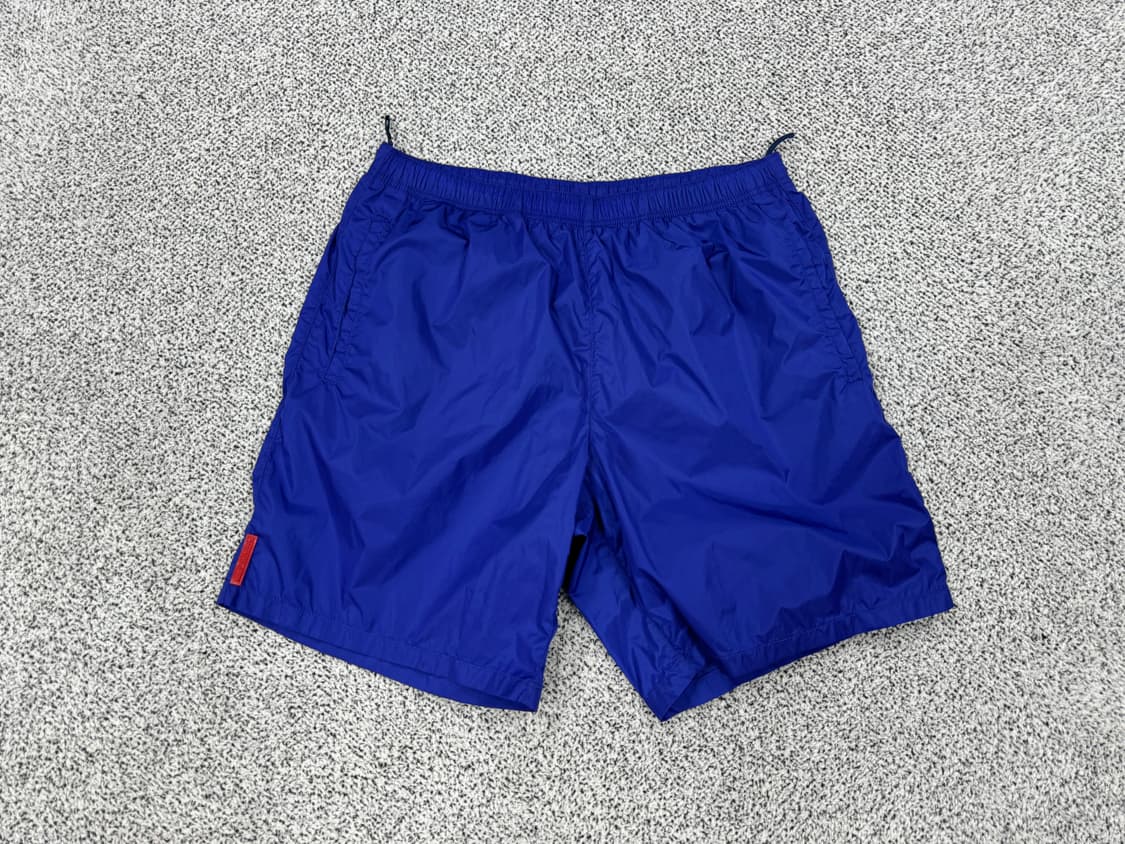 프라다 레드로고 나일론 반바지 상품이미지1