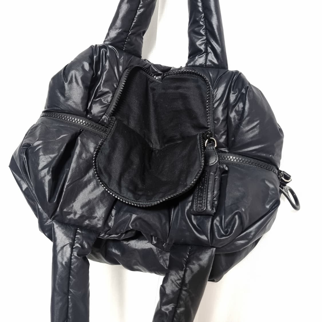 씨바이끌로에 나일론 패딩백 조이라이더 토트백 블랙 상품이미지6