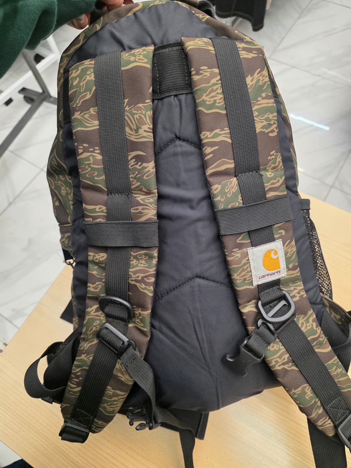 칼하트 킥플립 카모 백팩 상품이미지2