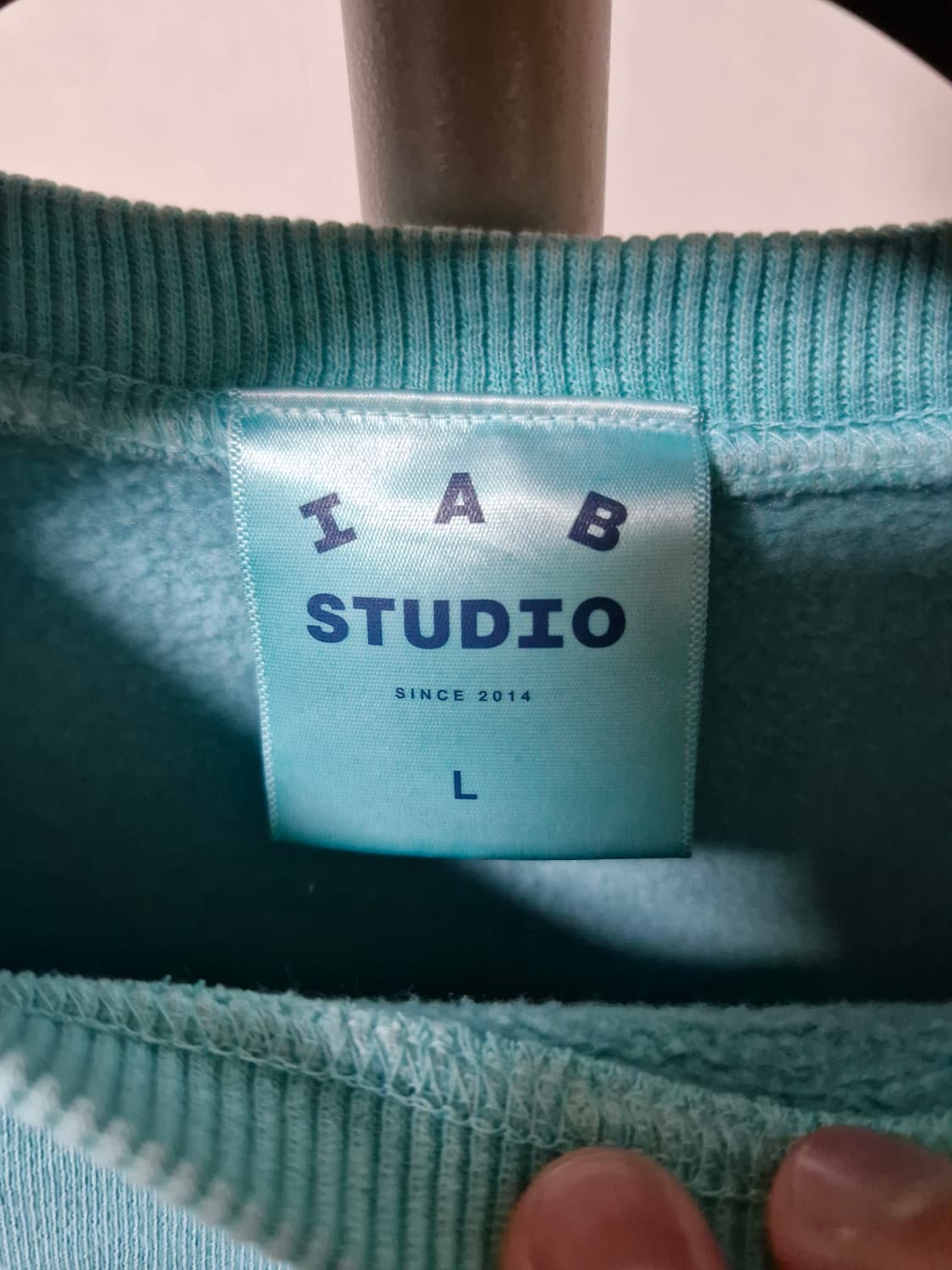 아이앱 스튜디오 기모 피그먼트 맨투맨 티셔츠 L 상품이미지3