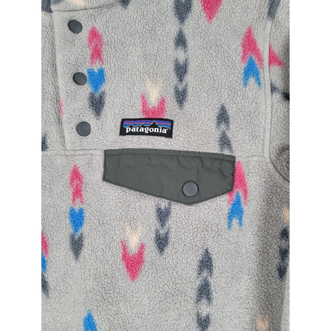  10s 파타고니아 신칠라 스냅-T 그레이패턴/차콜 상품이미지3