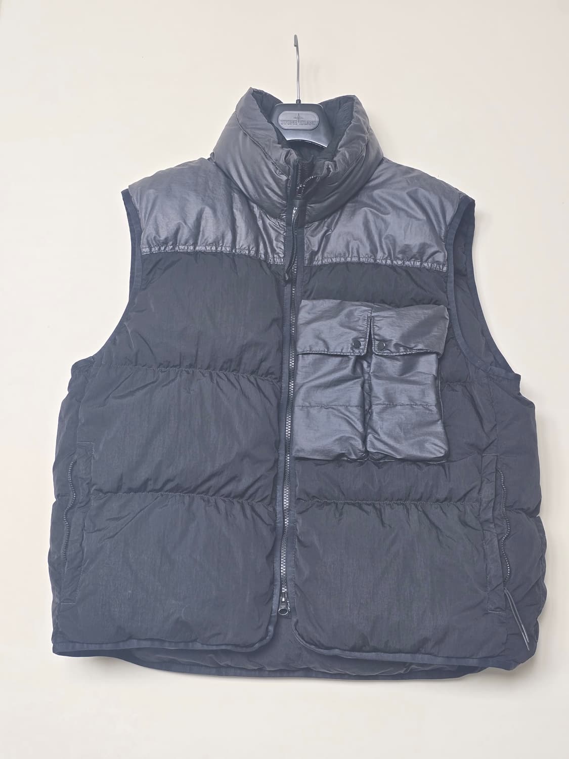 cp컴퍼니 남자 패딩조끼 상품이미지3