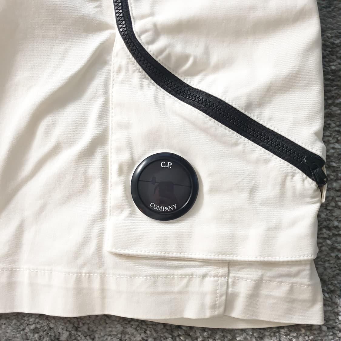 [무료배송] CP COMPANY 반바지 상품이미지5
