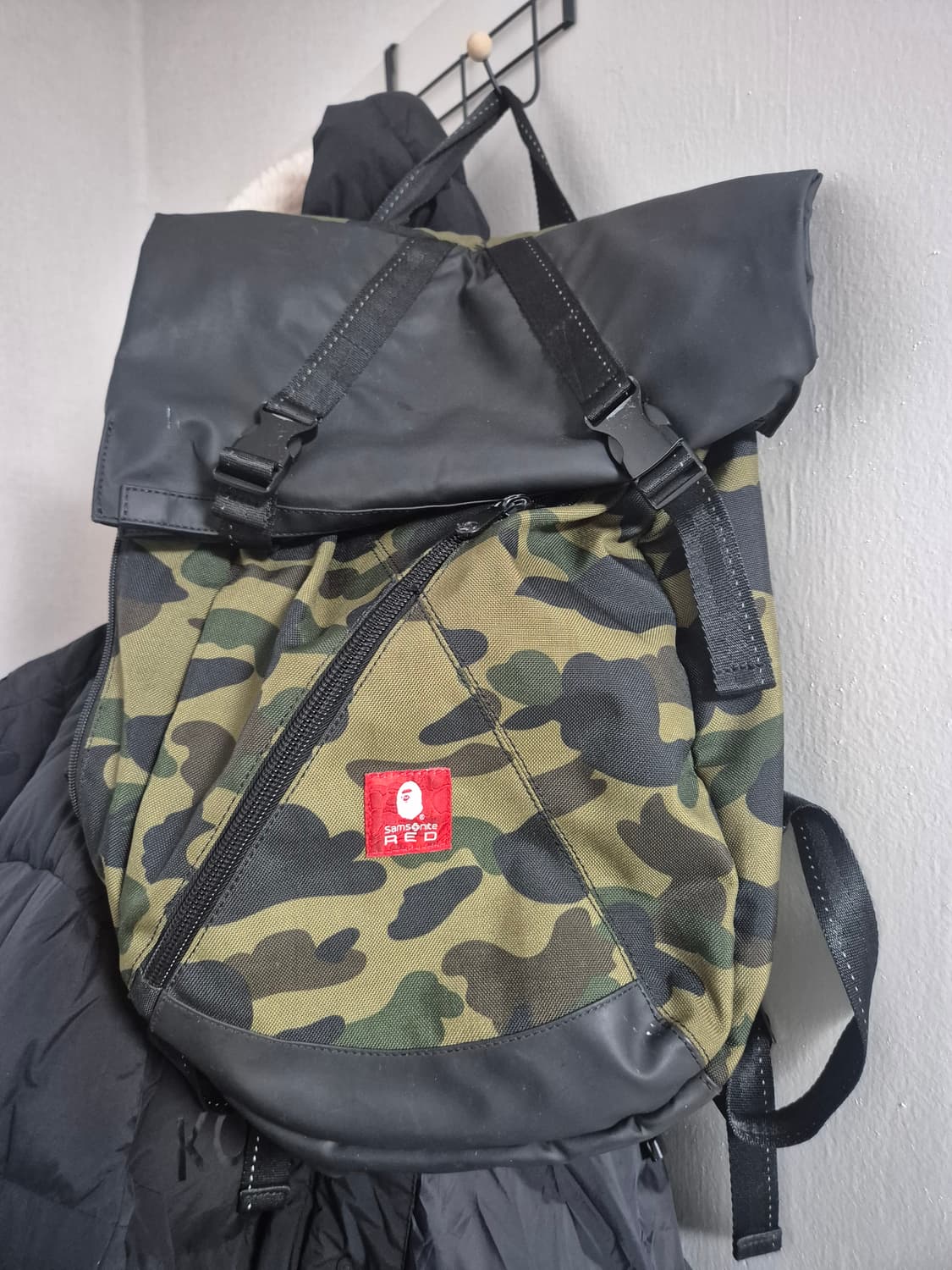 베이프 샘소나이트 백팩 상품이미지1