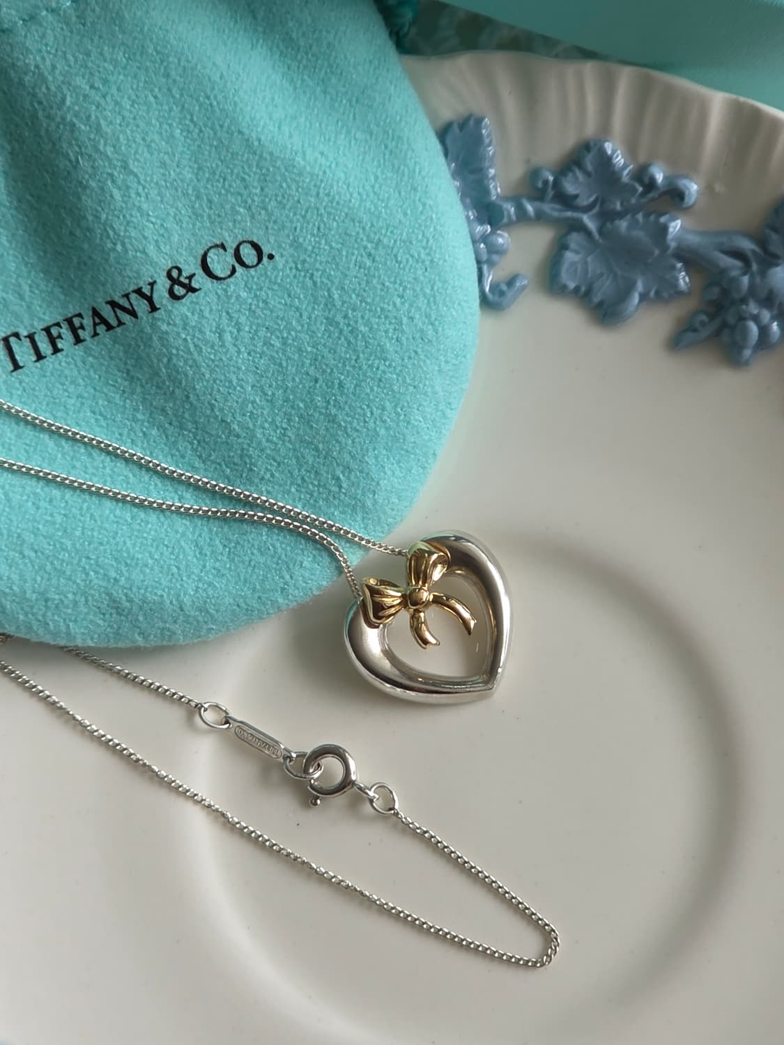 티파니앤코 골드실버 콤비 오픈하트 리본 펜던트 목걸이 상품이미지1