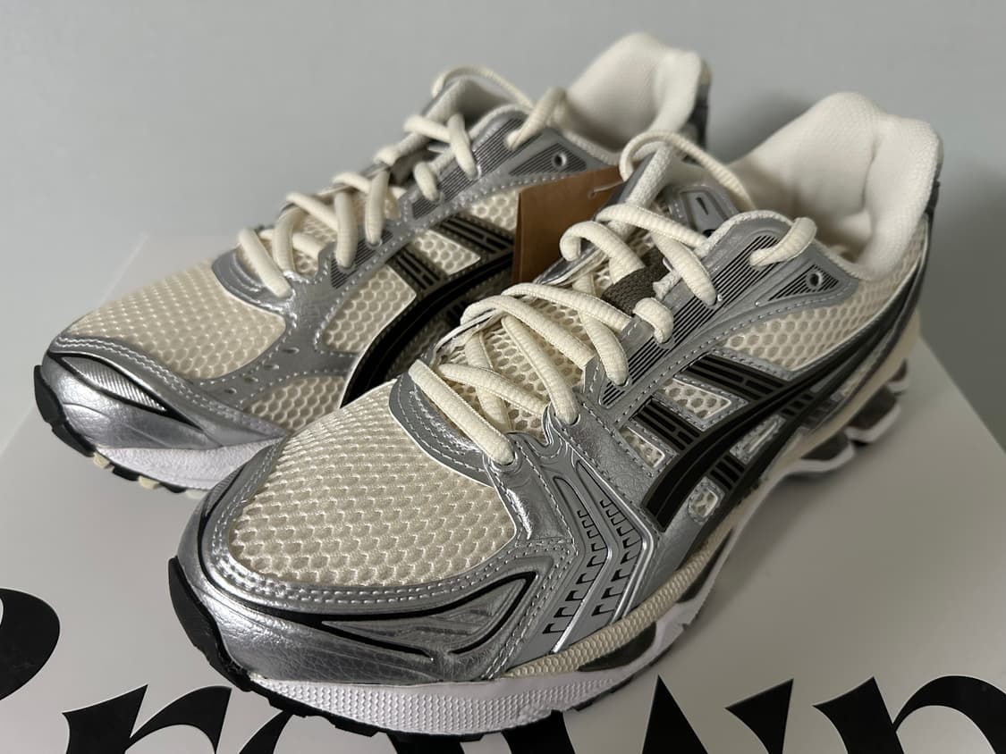 아식스 젤 카야노 14 크림 블랙 250 사이즈 판매합니다. 상품이미지2