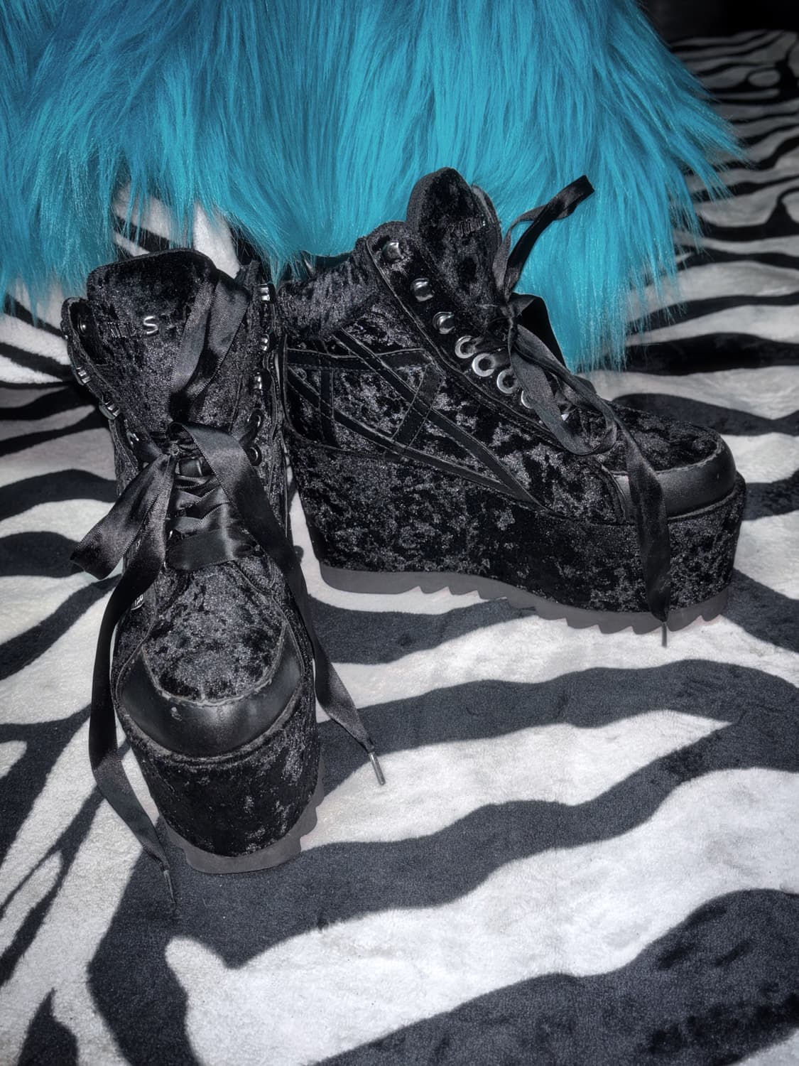 [Killstar]킬스타 벨벳 웨지통굽 부츠 블랙 상품이미지3