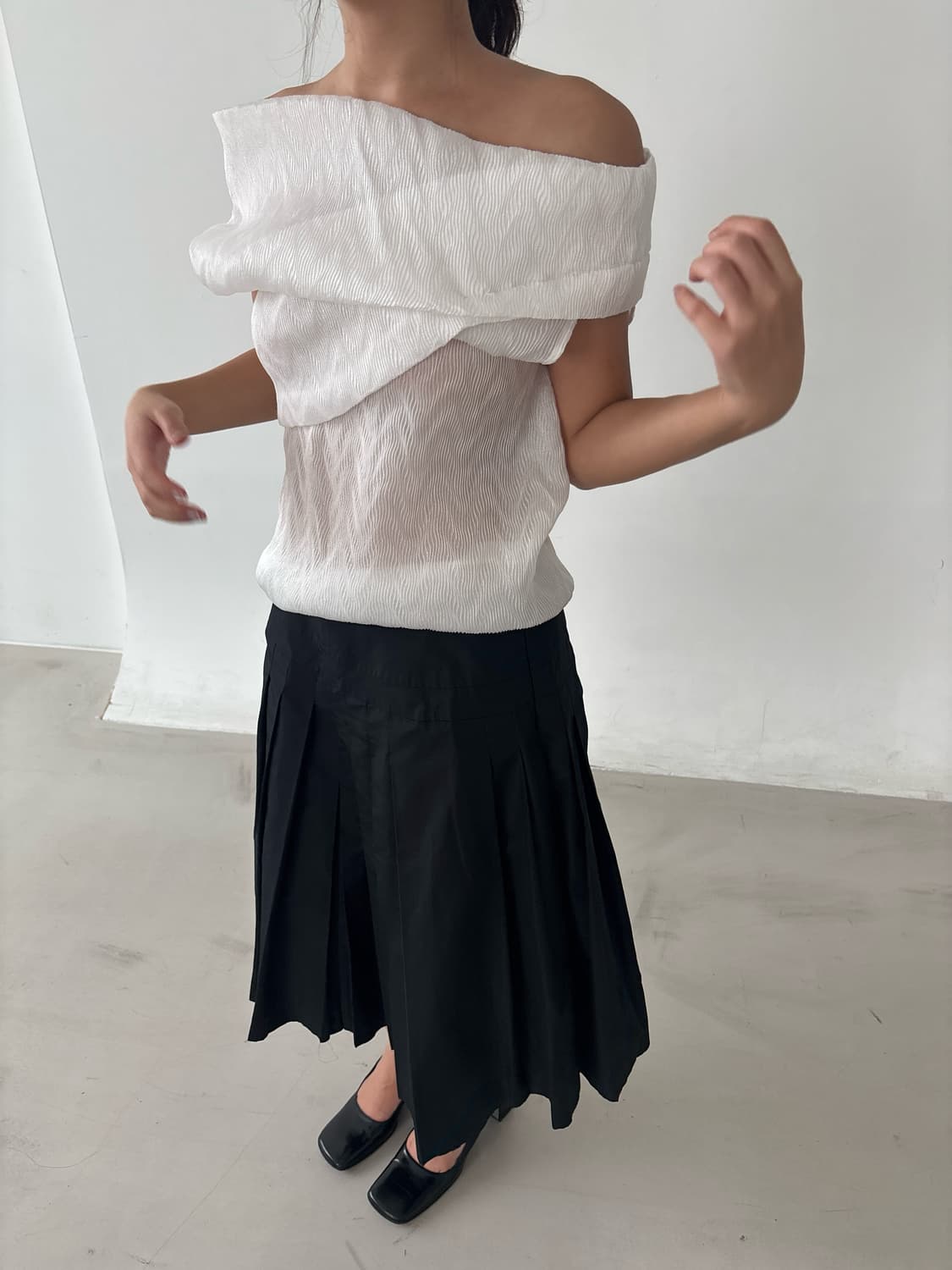 Layered Asymmetry Top 상품이미지2