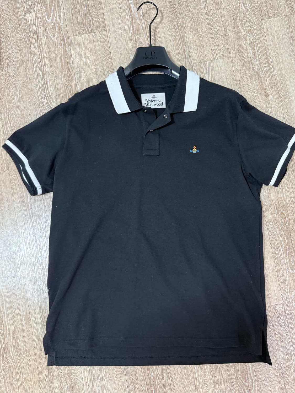 비비안웨스트우드 블랙 반팔 카라티 상품이미지1