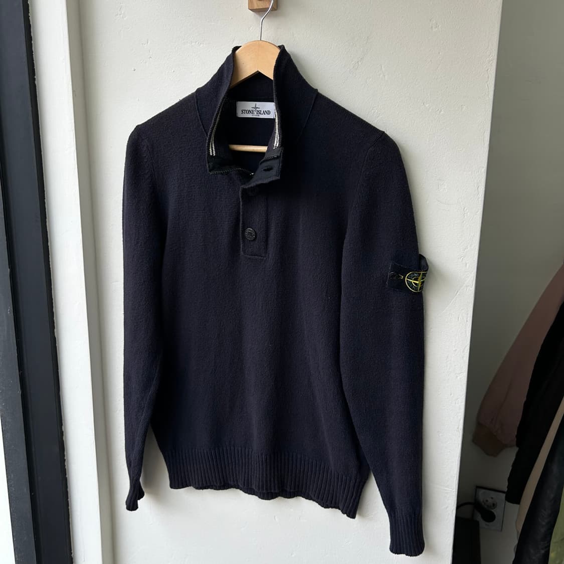 16448 - 스톤아일랜드 와펜 하프 니트 상품이미지2