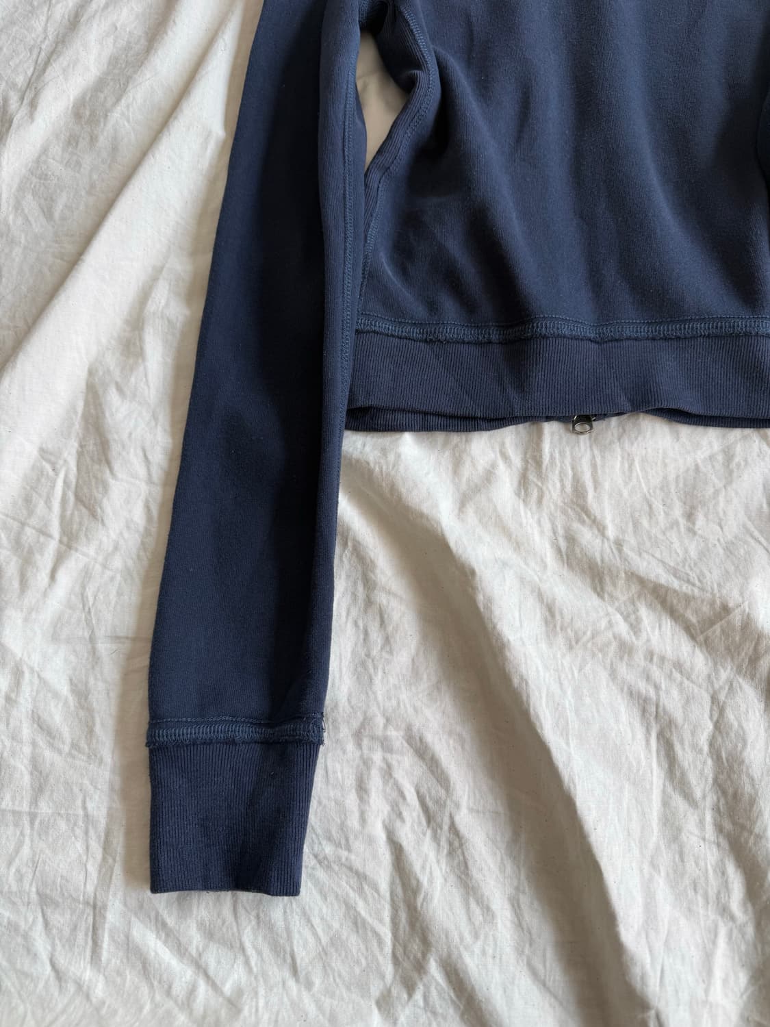 네이비 아베크롬비 y2k 2000’s 세미크롭 딱붙 투웨이집업 상품이미지6