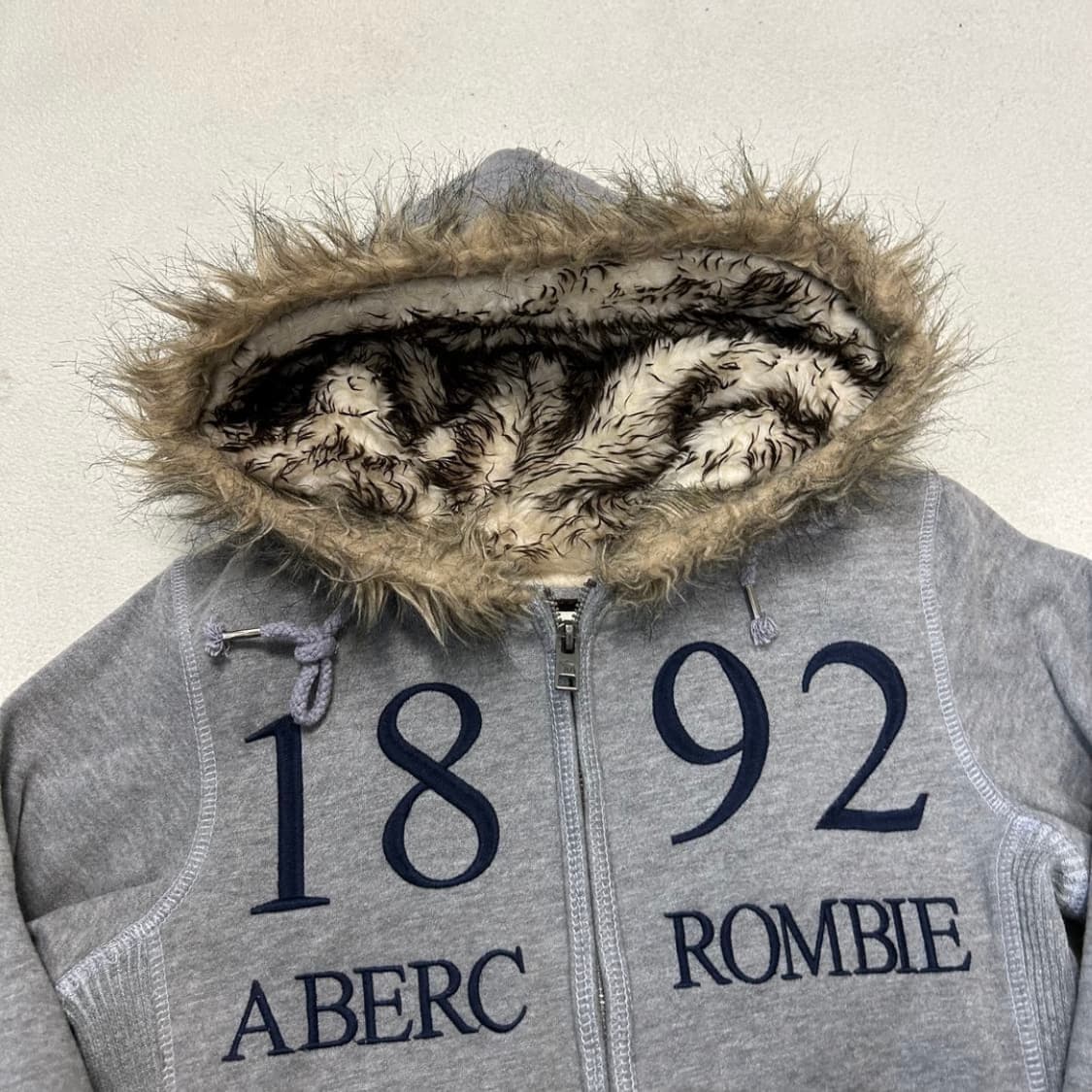 Abercrombie Grey Wolfjo Hoodie Zip-up 상품이미지4