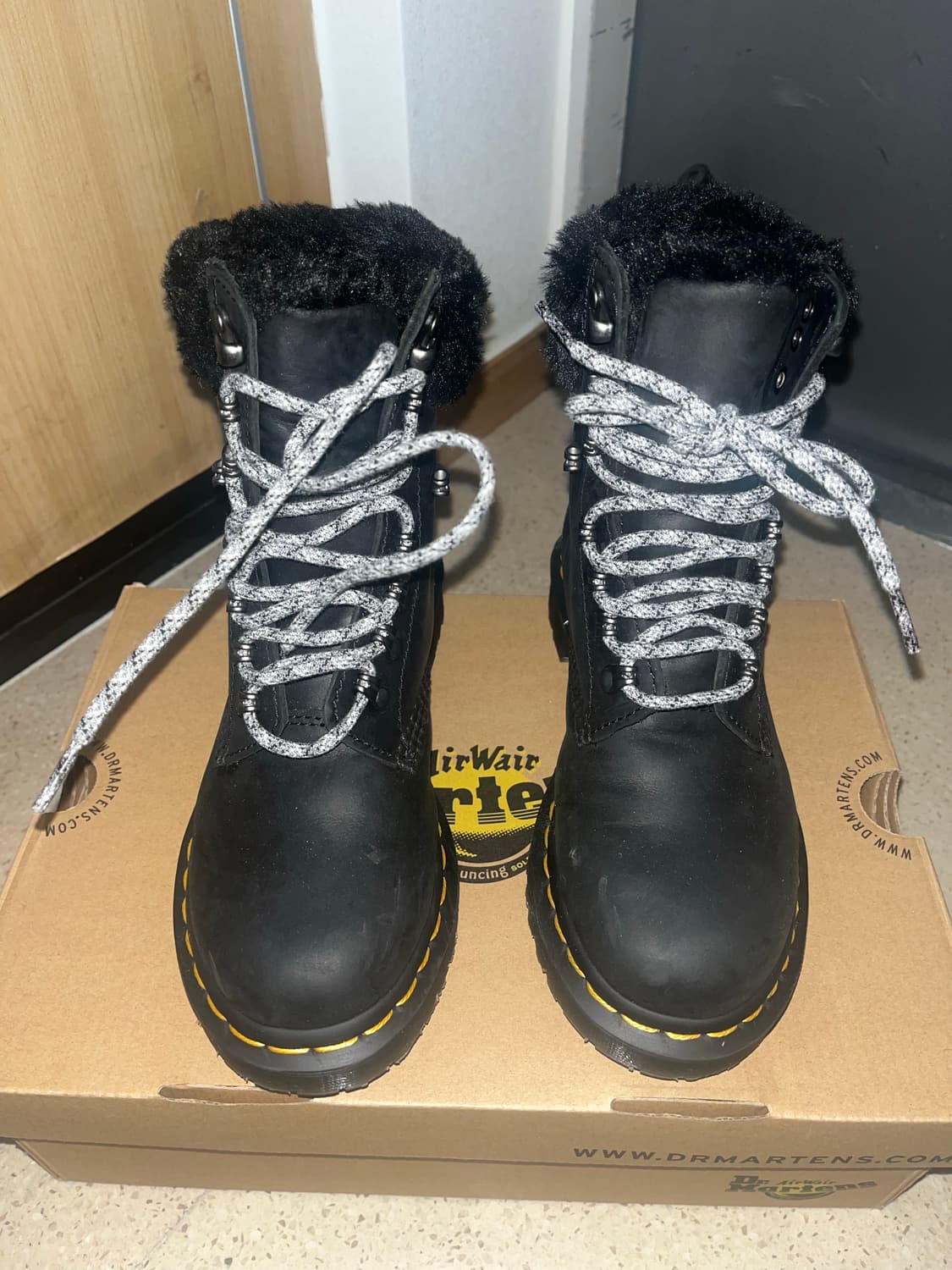 닥터마틴 1460 세레나 칼라 퍼 부츠 워커 220 새상품 상품이미지2