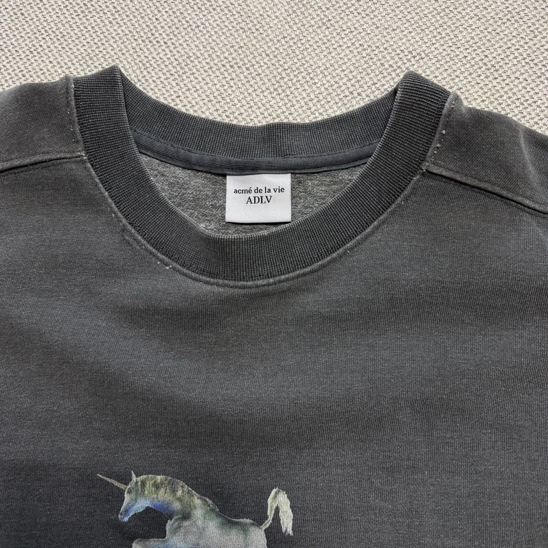 아크메드라비 피그먼트 유니콘 맨투맨 상품이미지2