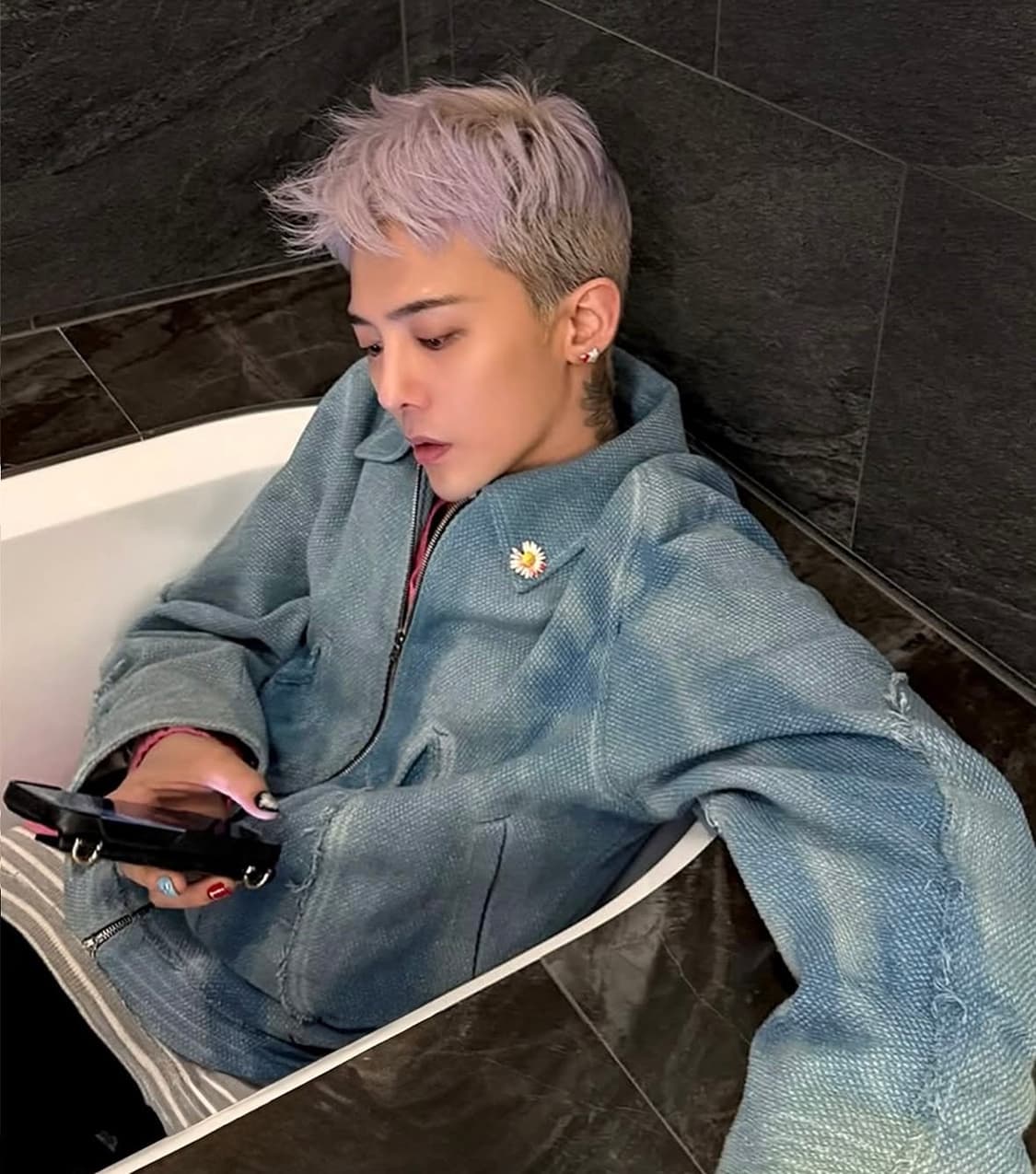 지용킴 25ss 썬블리치 로우 엣지 자켓 상품이미지1