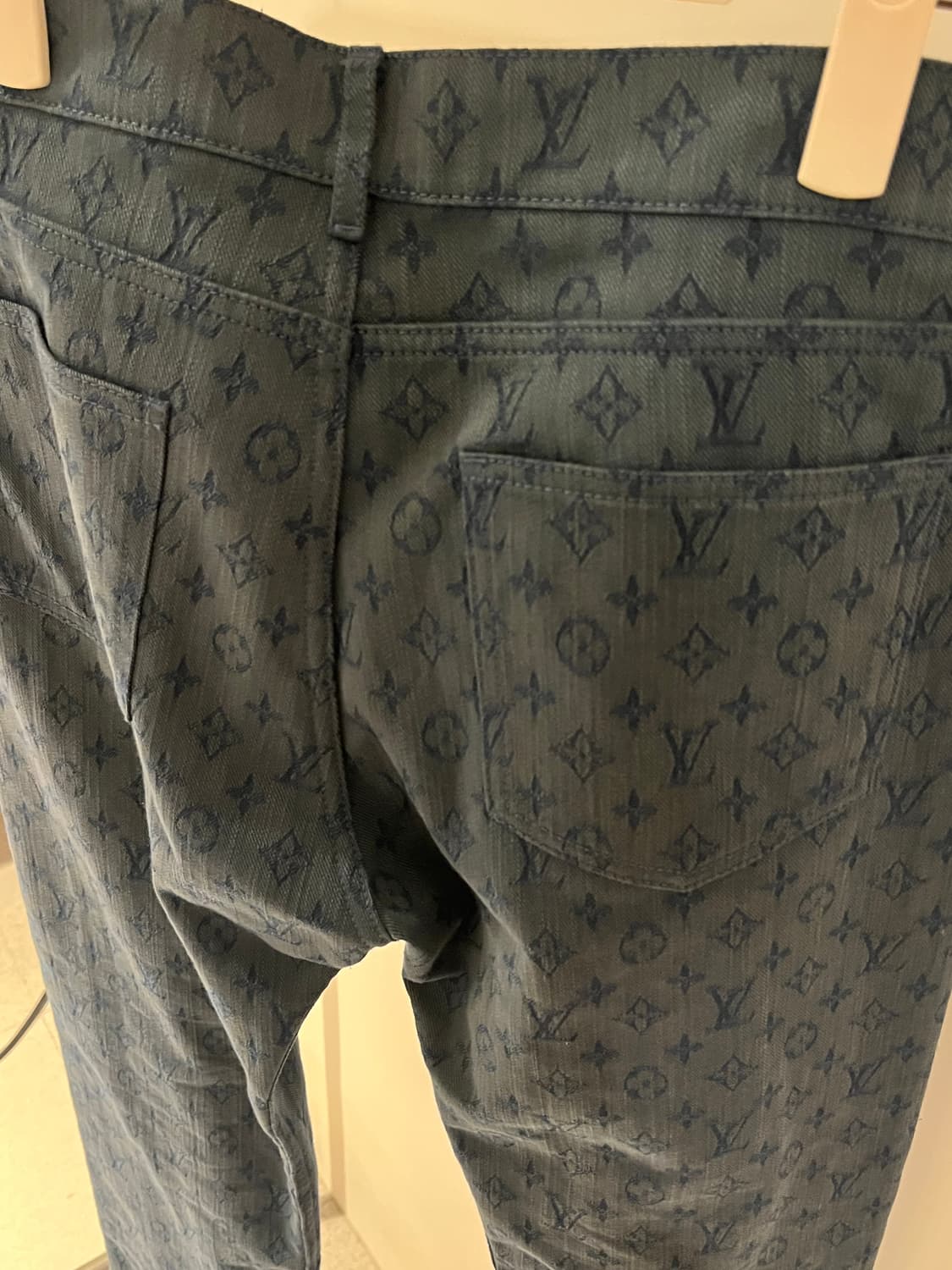 Louis Vuitton Monogram Slim Jeans 상품이미지4