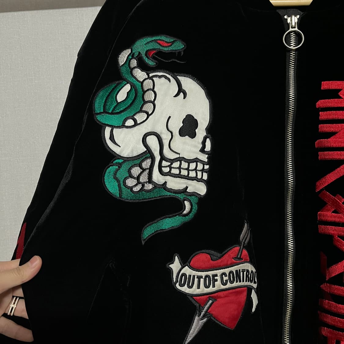 MINICAPSULE 벨벳 블랙 스컬 자켓 S 상품이미지4