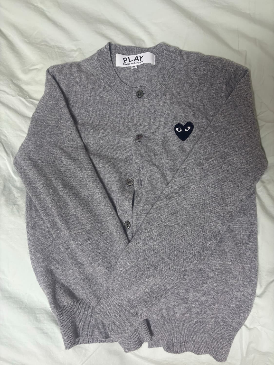 꼼데가르송 블랙 하트 니트 가디건 그레이 xs 상품이미지3