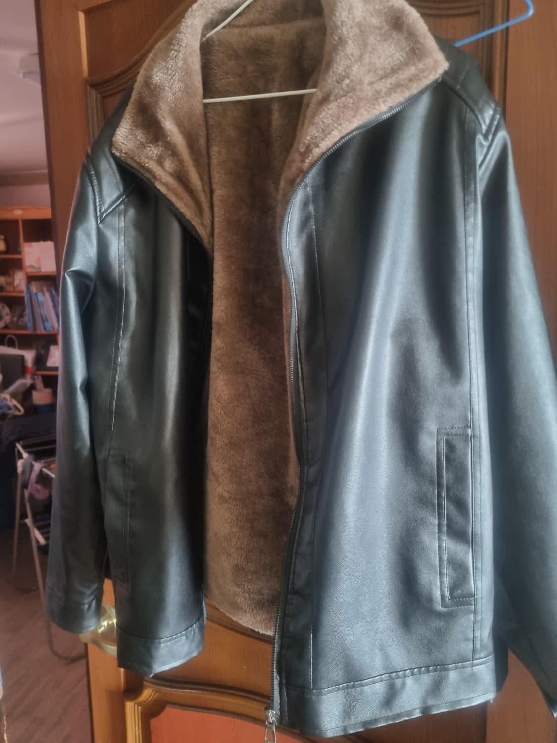 무스탕*레더블랙자켓.  L/XL. (새상품급) 상품이미지3