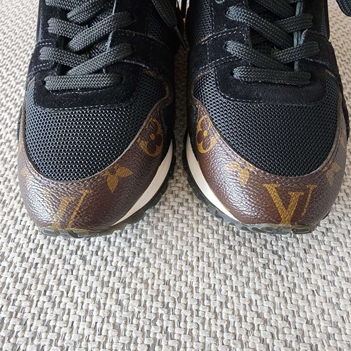 35.5 초민트급 루이비통 LV 런어웨이 키높이 스니커즈 블랙 모노그램 상품이미지5