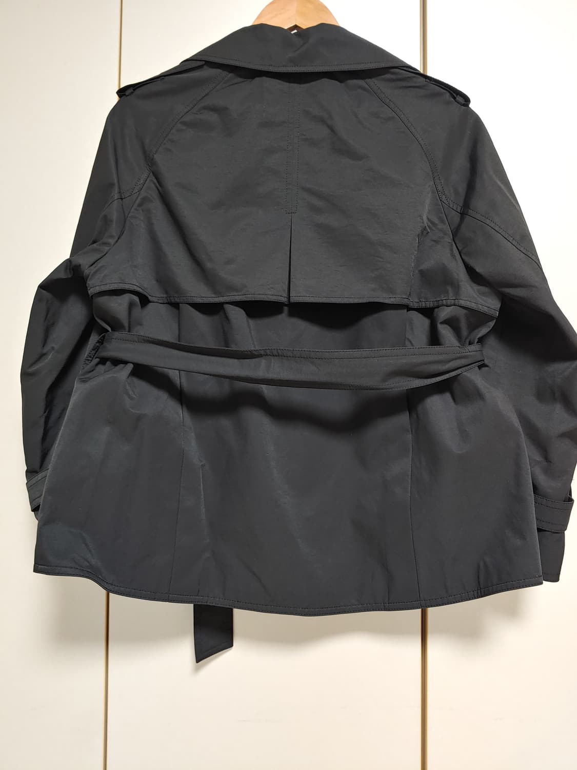 나이스클랍 399000원 블랙 숏 트렌치코트 상품이미지7