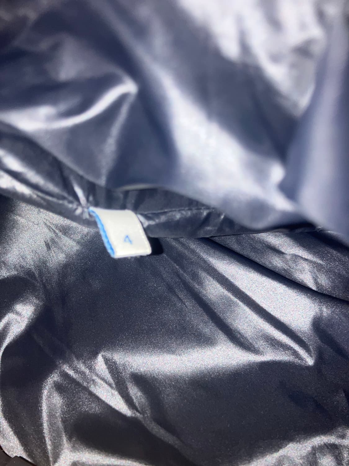 몽클레어 몽클레르 패딩 판매합니다 (급전필요합니다 얼른 연락주세요) 상품이미지6