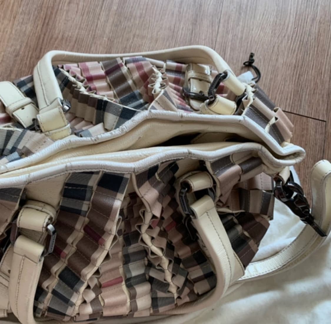 Burberry 버버리 뉴 노바체크 페이던트 투웨이 백 상품이미지3