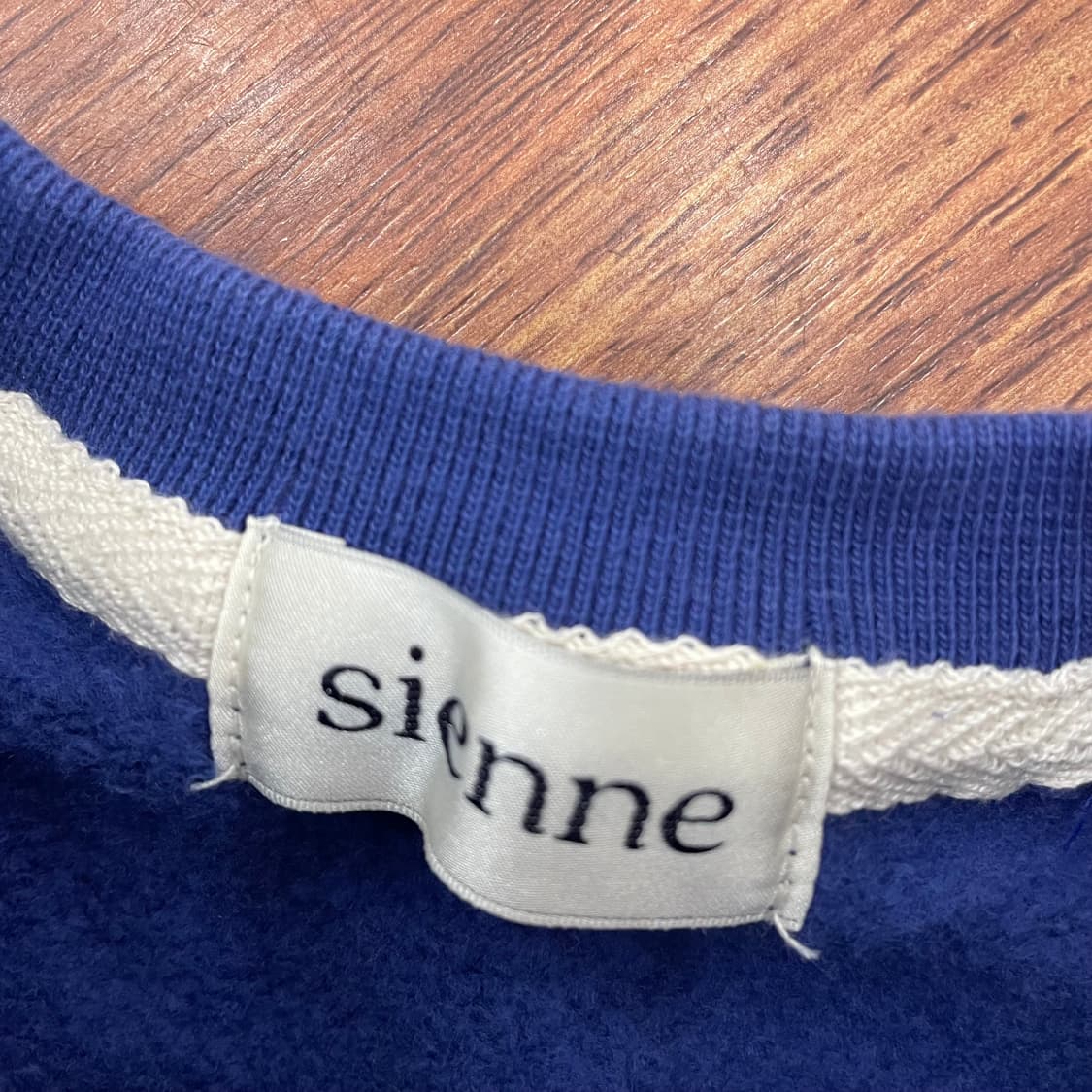 씨엔느 맨투맨 상품이미지3