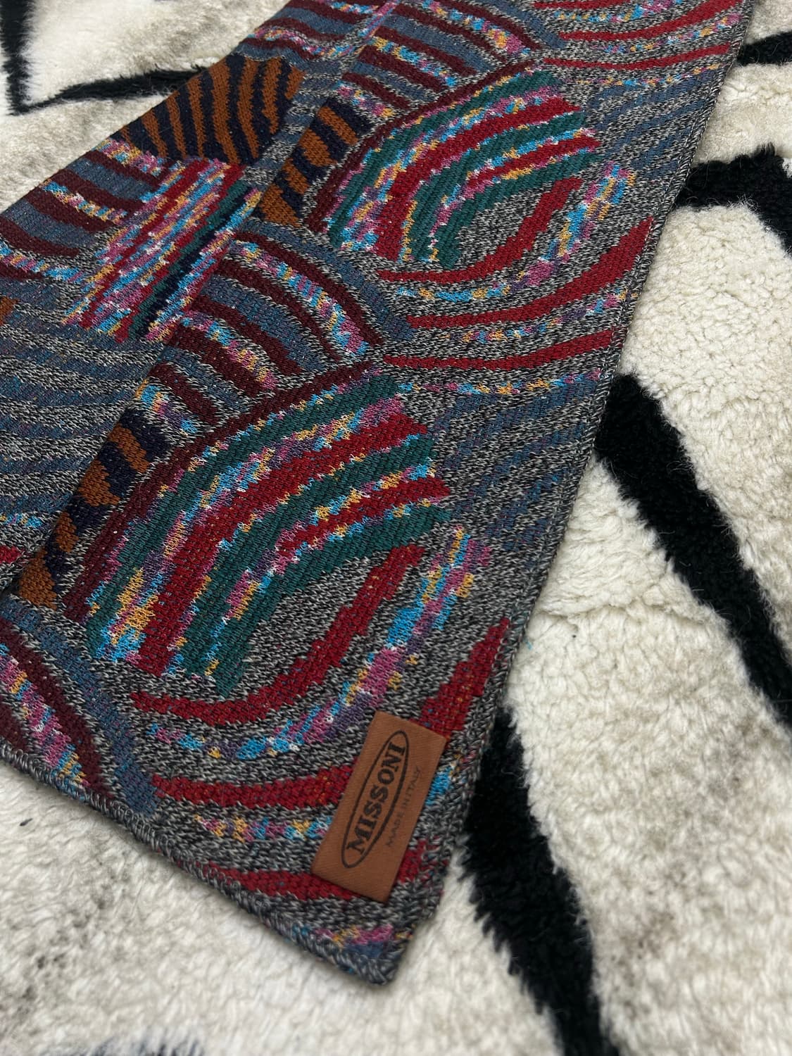 미쏘니 패턴 니트 롱 머플러 상품이미지1