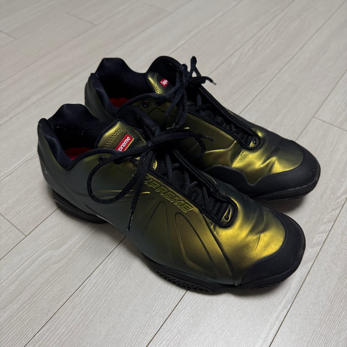 나이키 x 슈프림 에어 줌 코트포짓 SP 메탈릭 골드 블랙 300사이즈 상품이미지1