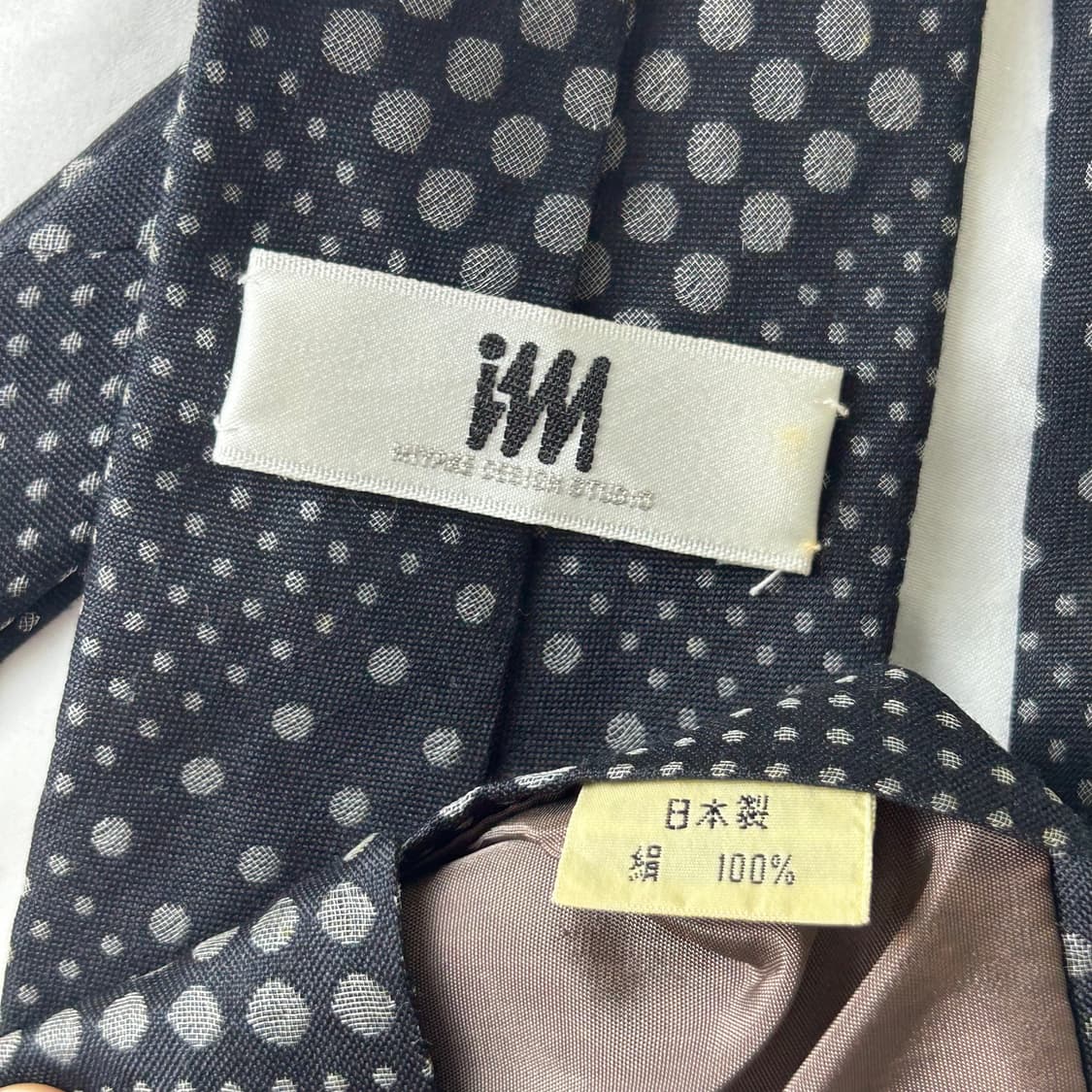 [ISSEY MIYAKE] 이세이미야케 그라데이션 도트 패턴 실크 넥타이 상품이미지3