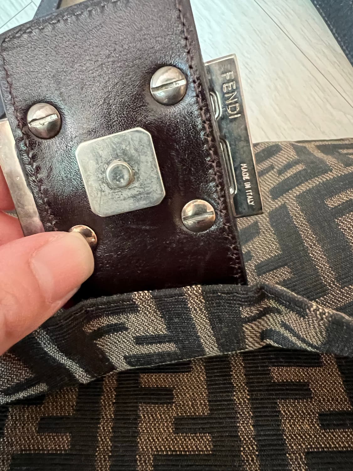 (정품) 펜디 주카 맘마 바게트백 상품이미지4