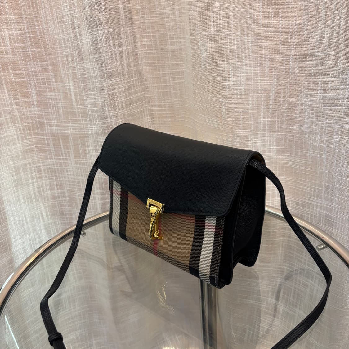정품 버버리 맥켄 크로스백     상품이미지4